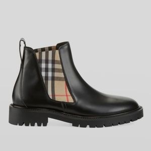Burberry London England Boots Black Vintage Check Detail Leather Chelse